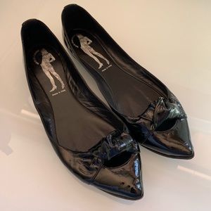 Belle by Siegerson Morrison Point Toe Flats